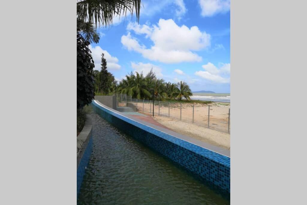 Timurbay Studio Apartment Facing Beautiful Beach 关丹 外观 照片