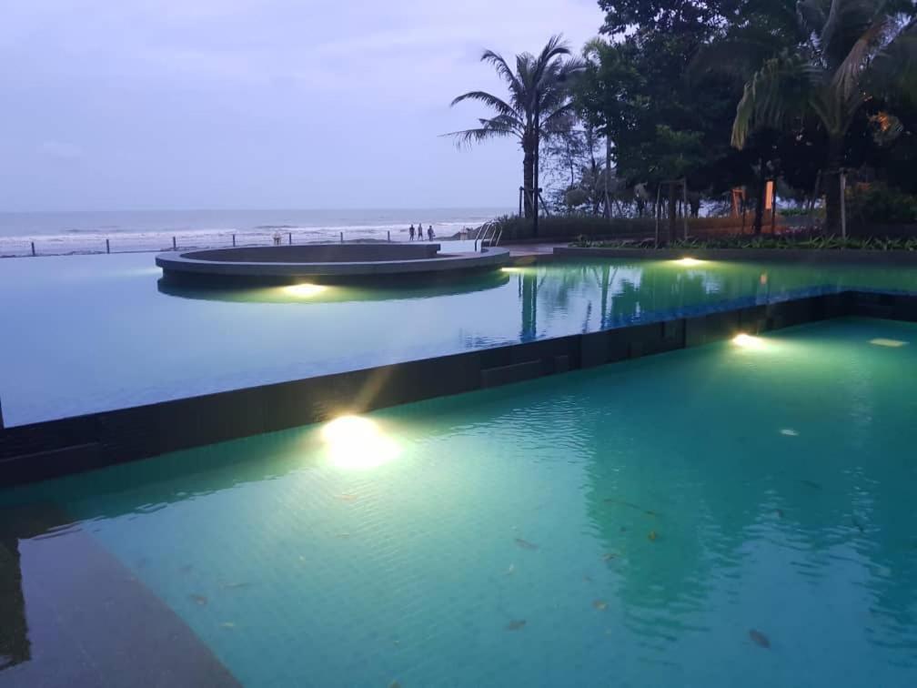 Timurbay Studio Apartment Facing Beautiful Beach 关丹 外观 照片